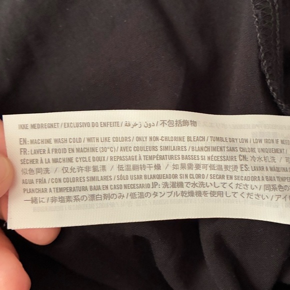 🆕Hollister Black Floral Halter Dress SX🆕 - Picture 12 of 13